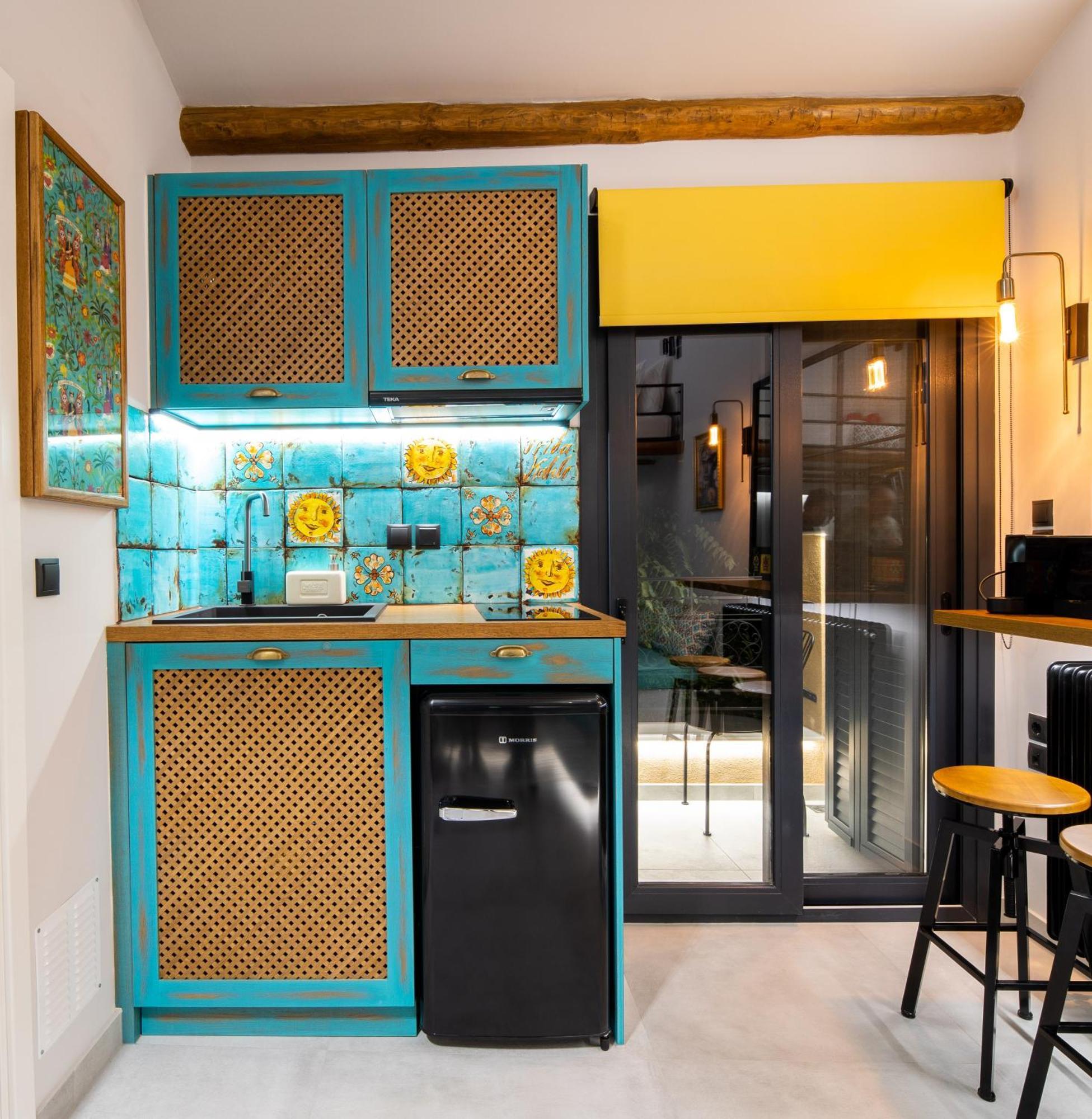 Frida Kahlo - Le Petit Bati Apartment Volos Exterior photo